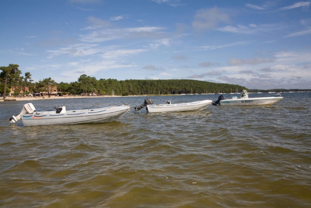  Renta de barcos en el lago Maubuisson 